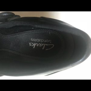 Clark’s “Bendable” Leather Shoes. Black. Sz 9.